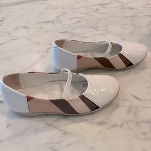 Burberry flats